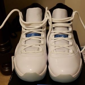 Jordan 11 legend blue